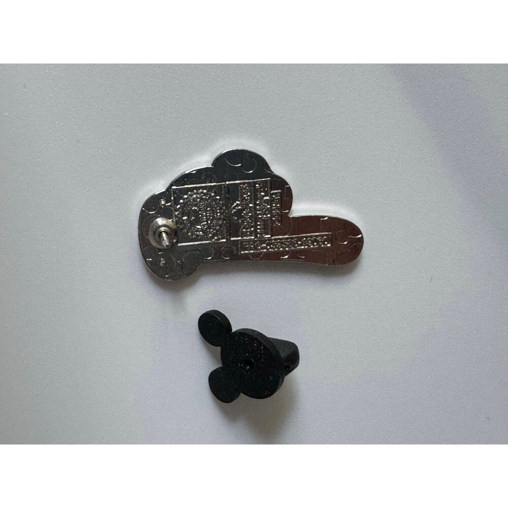 Disney Hong Kong Hidden Mickey Mouse Pointing Finger Glove Trading Pin - Picture 3 of 4